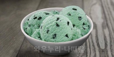 작품은 만지는거 아닙니다
